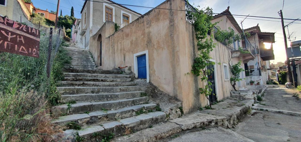Traditional Hillside Cottage ギシオ エクステリア 写真