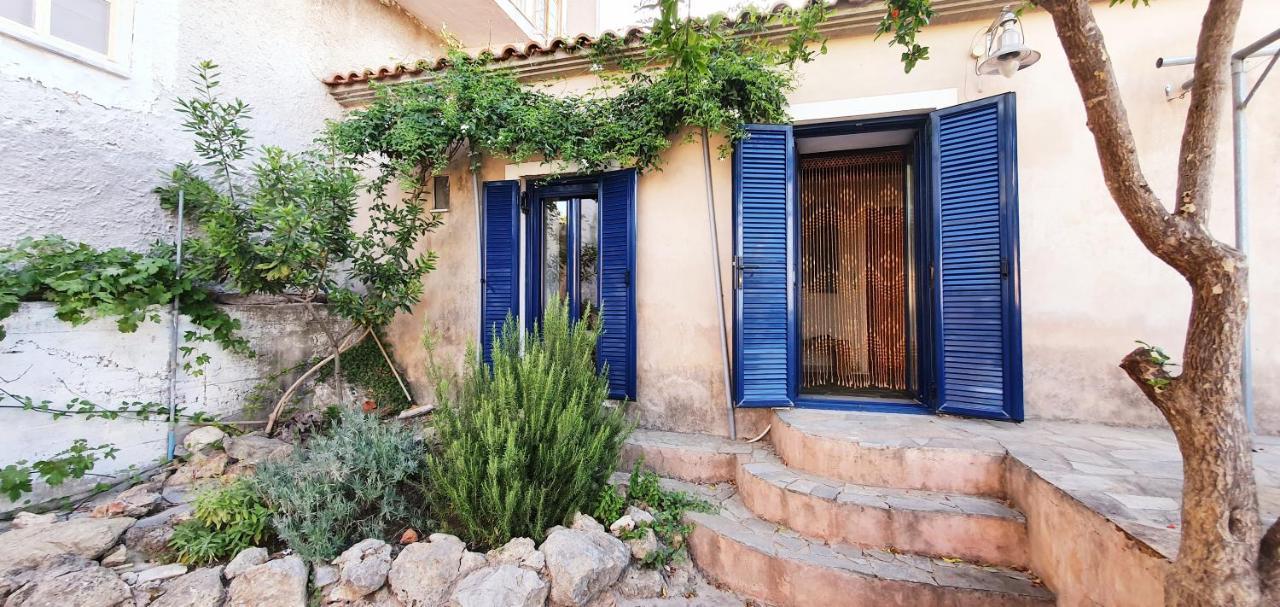 Traditional Hillside Cottage ギシオ エクステリア 写真
